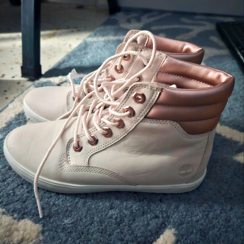 Timberland Womens size 6